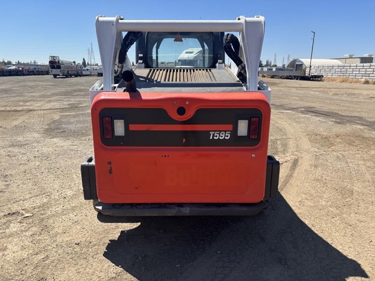 2019-bobcat-t595-image-8