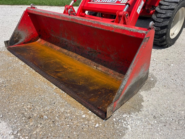 new-holland-boomer-8n-image-9