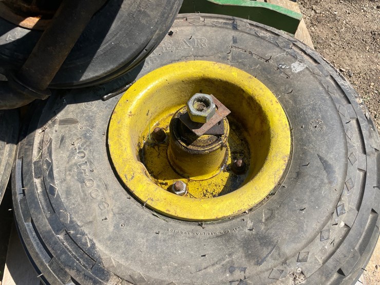 #4695-•-assortment-of-tires-image-6