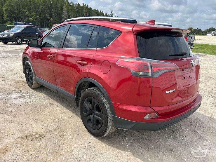 2017-toyota-rav4-image-3