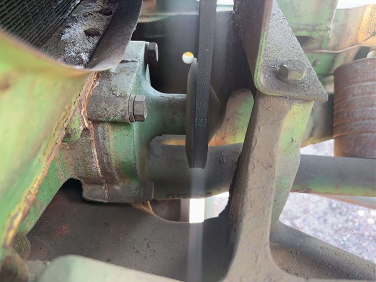 john-deere-70-image-47