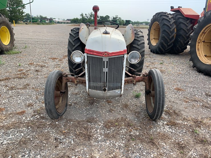 ford-tractor-image-2