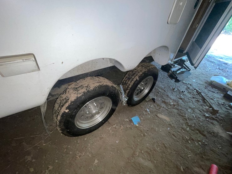 #7001-•-2018-escape-5.0-ta-5th-wheel-camper-(has-mn-title-in-dealy)-image-26