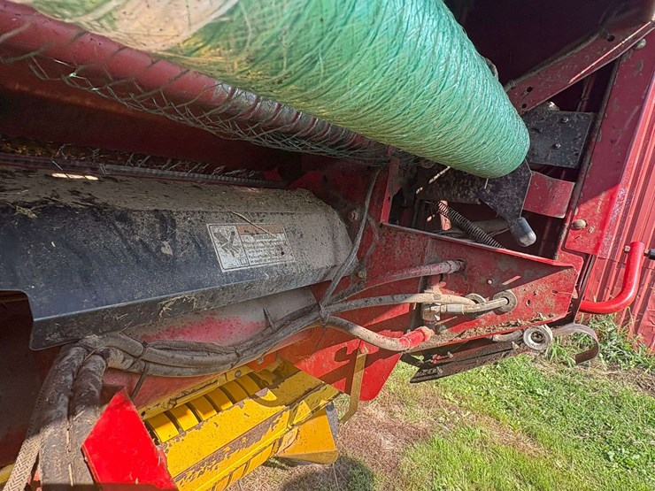 2011-new-holland-br7090-image-32