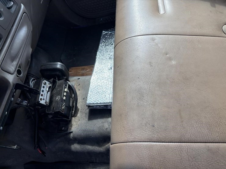 2003-ford-f550-image-27