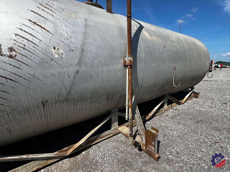 10k-gallon-/-off--road-diesel-fuel-tank-image-14