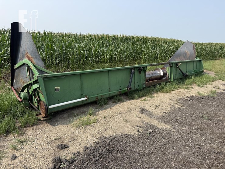 john-deere-230-image-2
