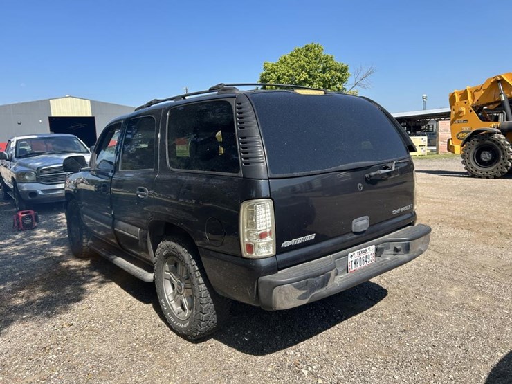 2003-chevrolet-tahoe-image-6
