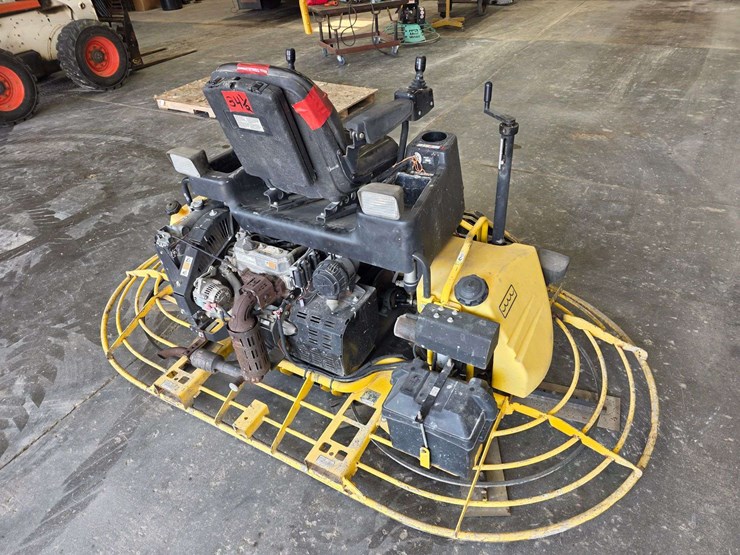 2006-wacker-crt48-ride-on-trowel,-48”,-vanguard/daihtsu-dm950g-gas-engine,-452.9-hours,-comes-with-t-image-6