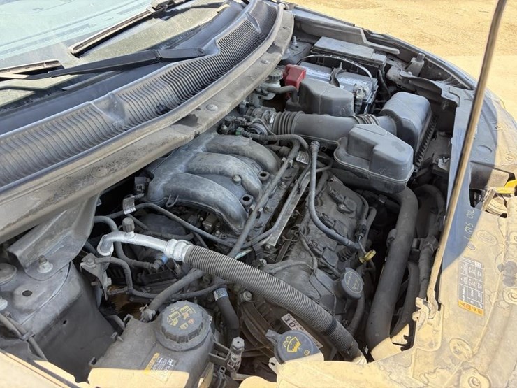2016-ford-explorer-image-7