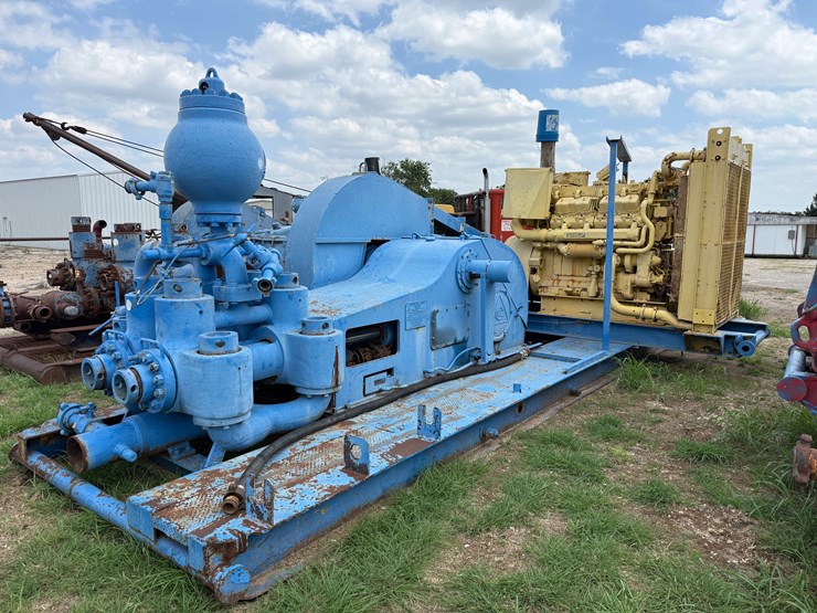 caterpillar-d379-image-1