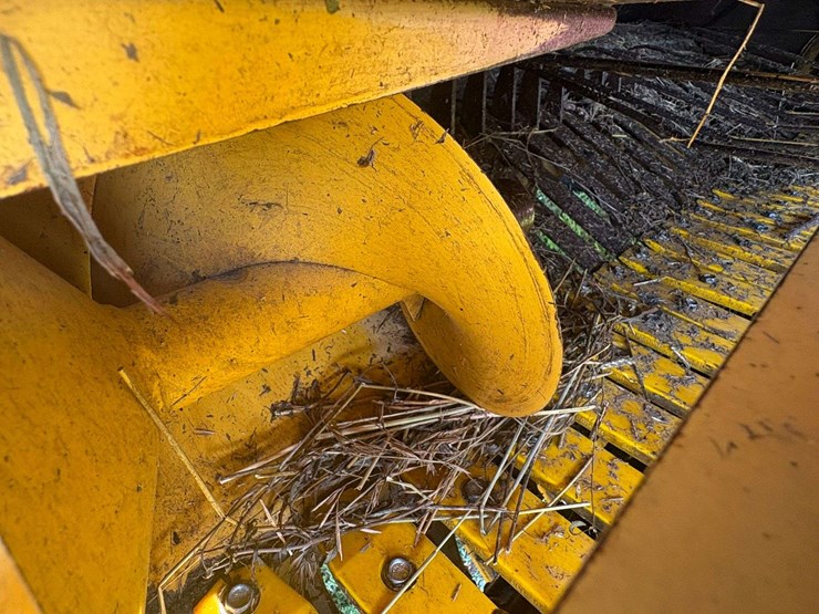 2011-new-holland-br7090-image-27