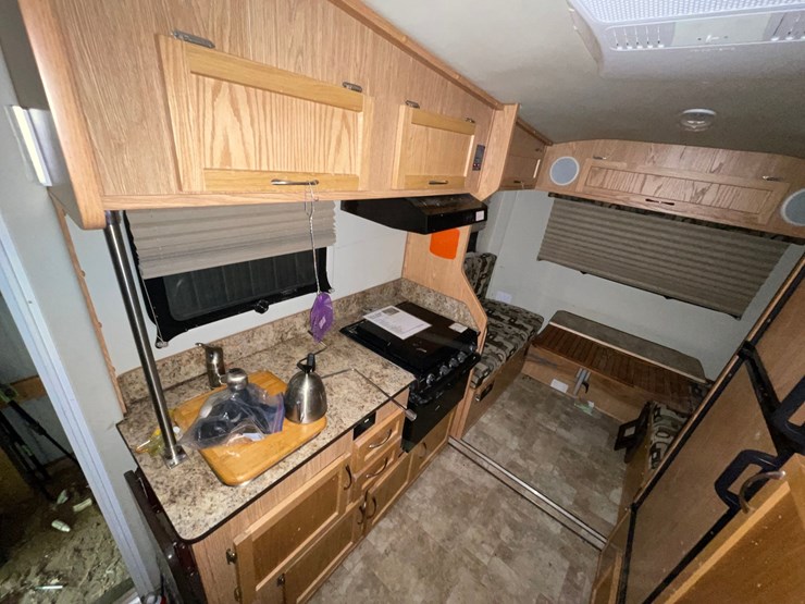 #7001-•-2018-escape-5.0-ta-5th-wheel-camper-(has-mn-title-in-dealy)-image-42