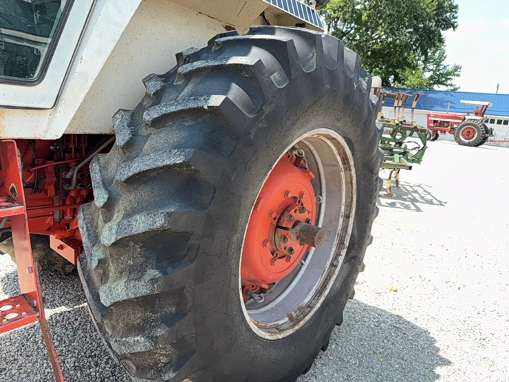 case-2590-tractor-image-21