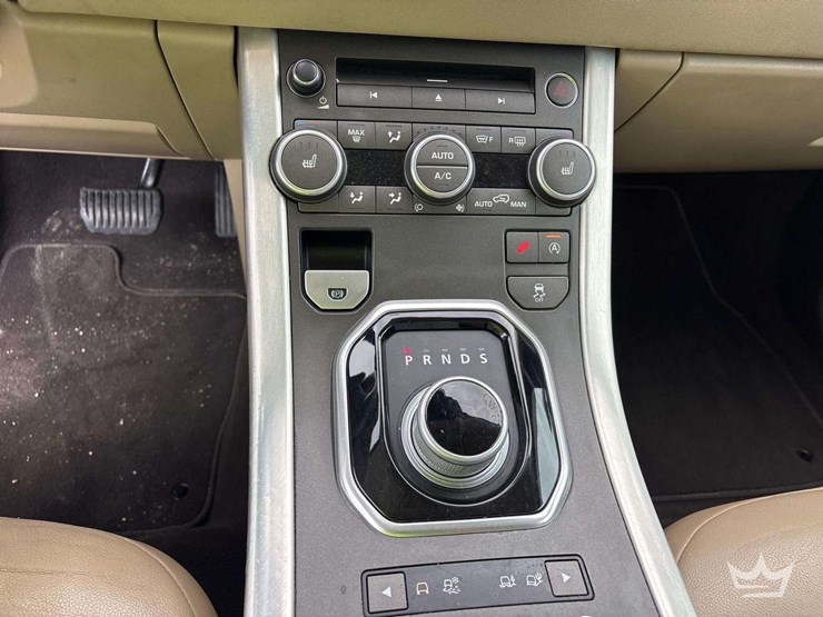2016-land-rover-range-rover-image-17
