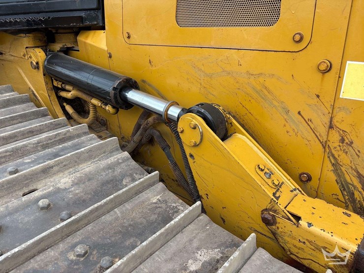 2015-caterpillar-d6k2-lgp-image-14