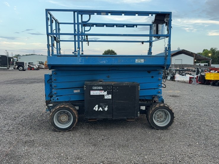 #2094-•-genie-scissor-lift-image-8
