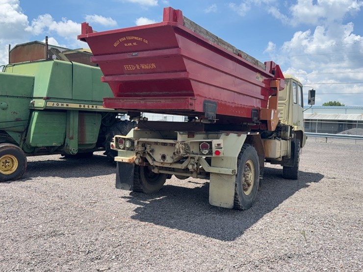 #3020-•-1995-lmtv-m-1078-single-axle-silage-truck-image-8