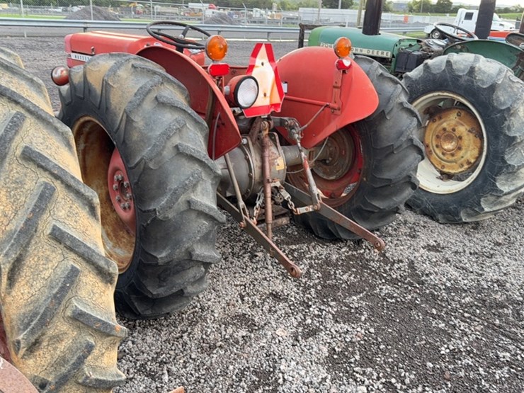 massey-ferguson-135-image-11