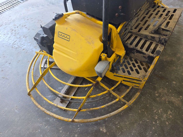 2006-wacker-crt48-ride-on-trowel,-48”,-vanguard/daihtsu-dm950g-gas-engine,-452.9-hours,-comes-with-t-image-20