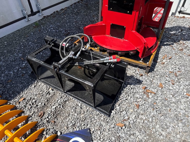 #6007-•-44"-dingo-grapple-bucket-image-2