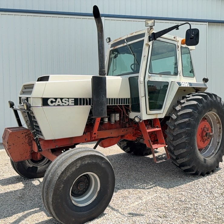 Case 2590 tractor