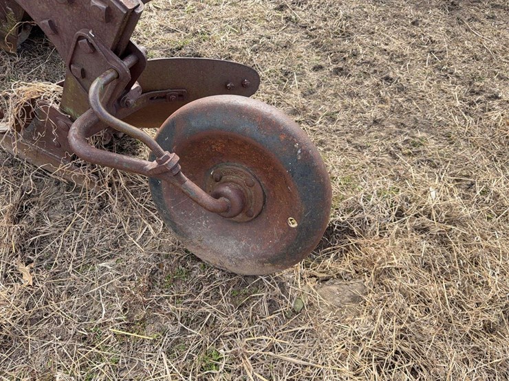 john-deere-no.-44-pull-type-two-bottom-plow-image-16