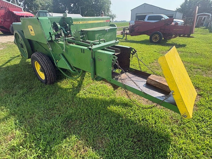 john-deere-336-image-5