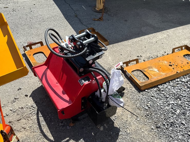 #6002-•-24"-excavator-flail-mower-image-4
