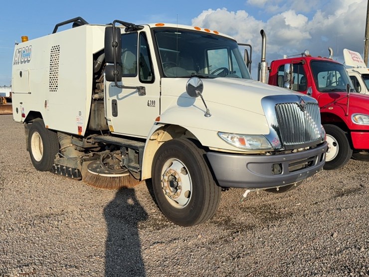 2007-international-durastar-4300-image-3