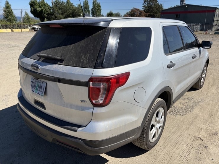 2018-ford-explorer-image-4
