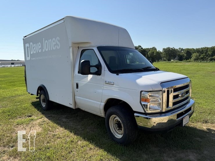 2017-ford-e350-image-3