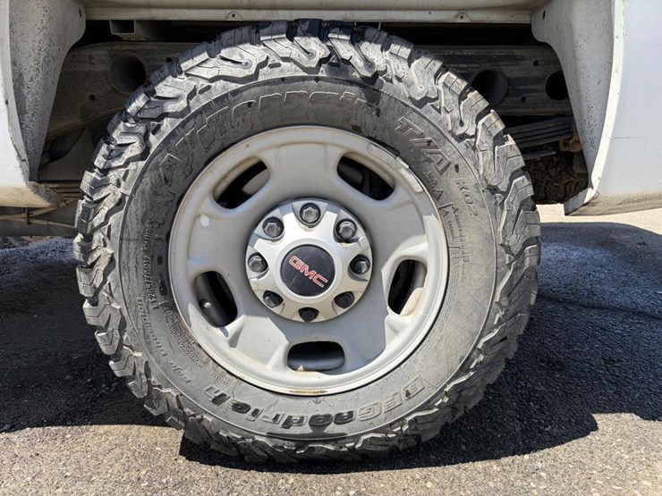 2012-gmc-sierra-2500-image-6