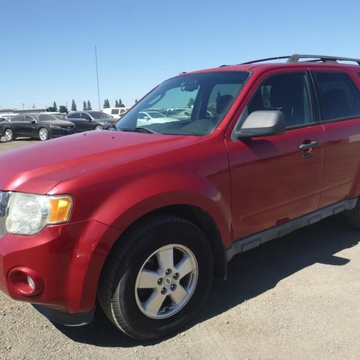 2011 FORD ESCAPE