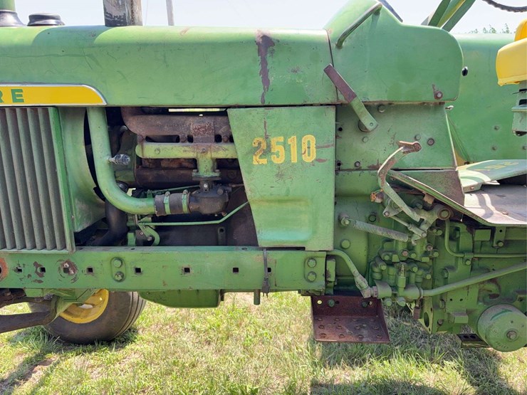 john-deere-2510-image-32