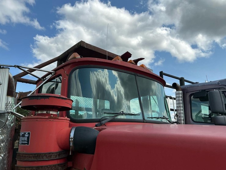 1994-mack-rd688s-image-37