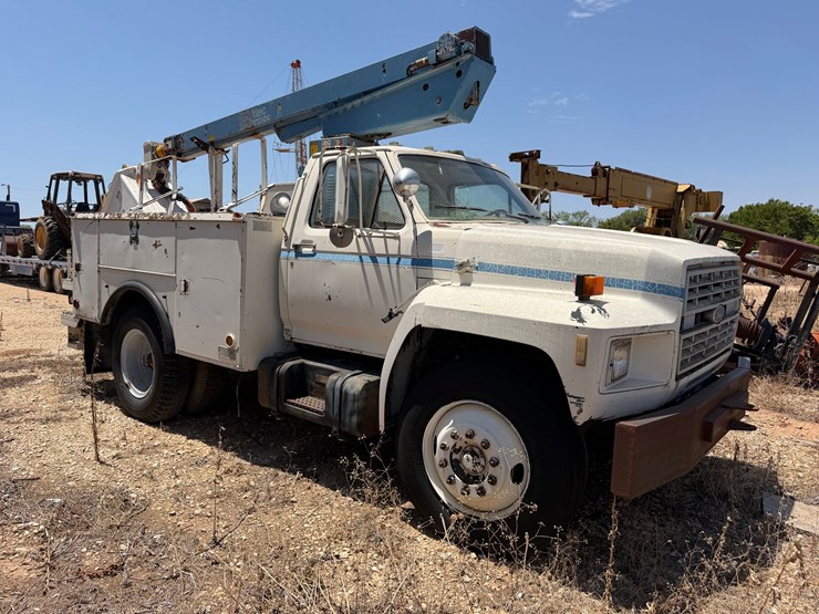 1984-ford-f700-image-2