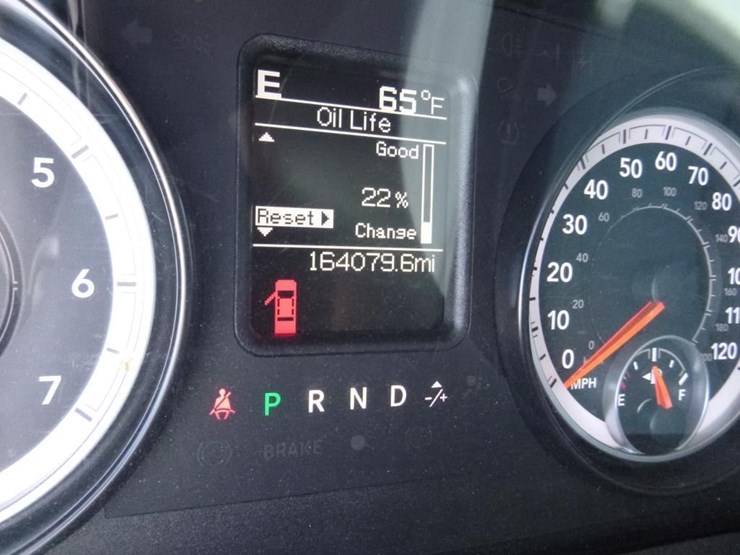 2015-dodge-1500-image-14
