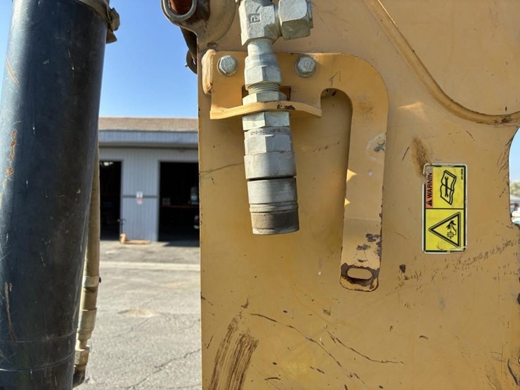 2008-caterpillar-430e-image-15