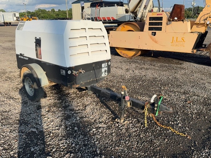#2096-•-rotair-towable-air-compressor-image-2