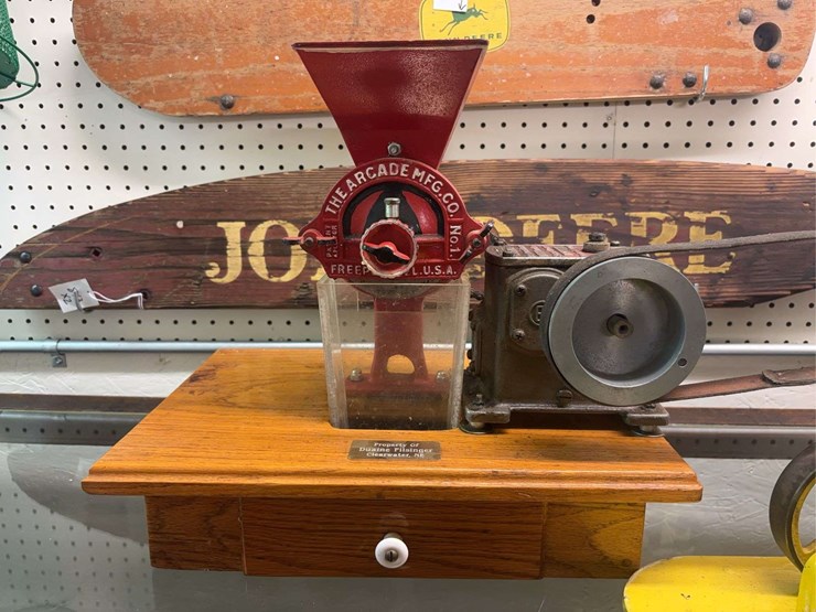 1/2-scale-john-deere-model-e-horse-hit-and-miss-wngine-and-arcade-burr-mill-image-16