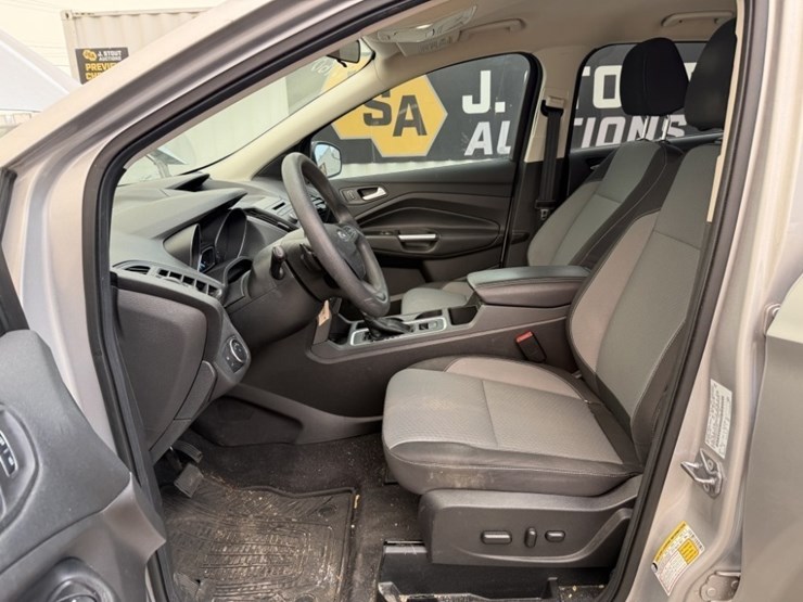 2017-ford-escape-se-image-20