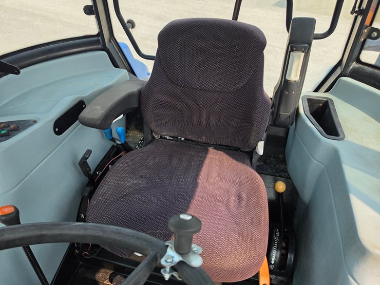 2010-new-holland-ts6020-image-7
