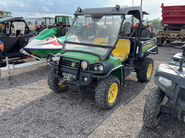 john-deere-gator-image-1