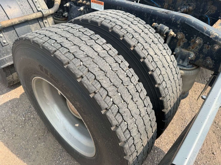 2024-freightliner-semi,-cummins-x15-engine,-420,478-miles,-10-speed,-full-locking-rear-ends,-tri-axl-image-25