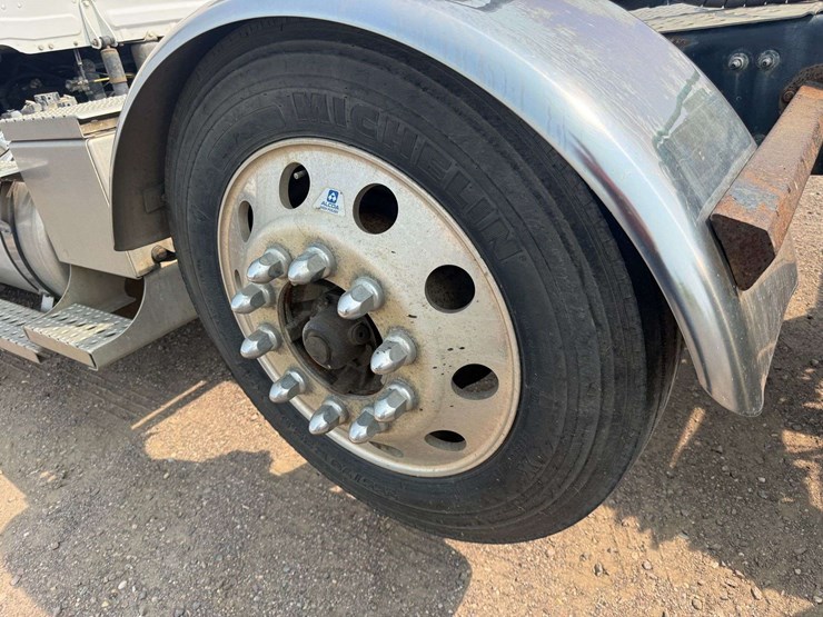 2024-freightliner-semi,-cummins-x15-engine,-420,478-miles,-10-speed,-full-locking-rear-ends,-tri-axl-image-23