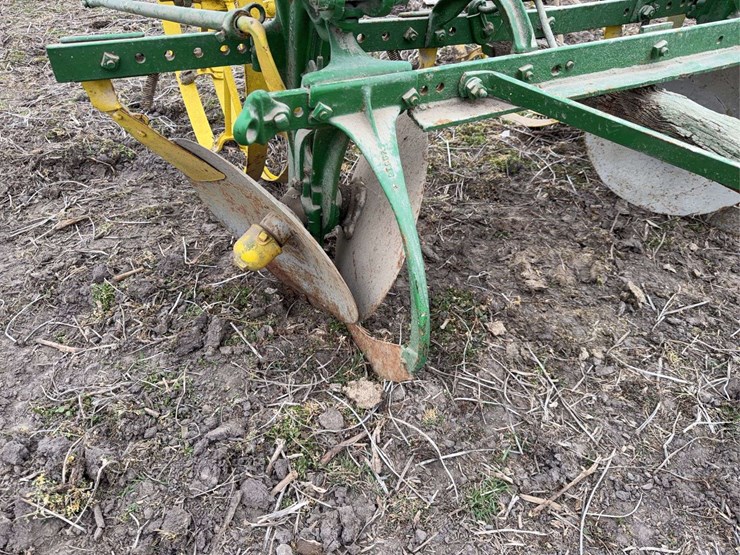 john-deere-two-row-planter-image-8