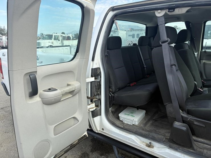 2012-gmc-sierra-2500-image-15