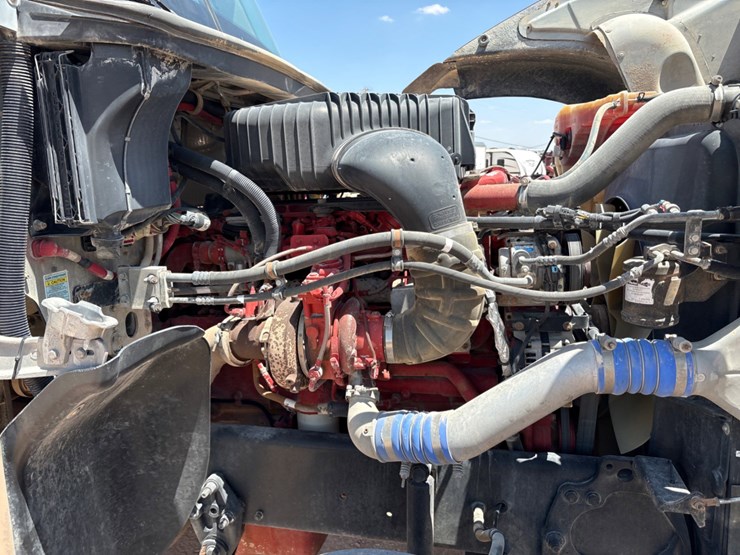 2013-freightliner-coronado-122-sd-image-8
