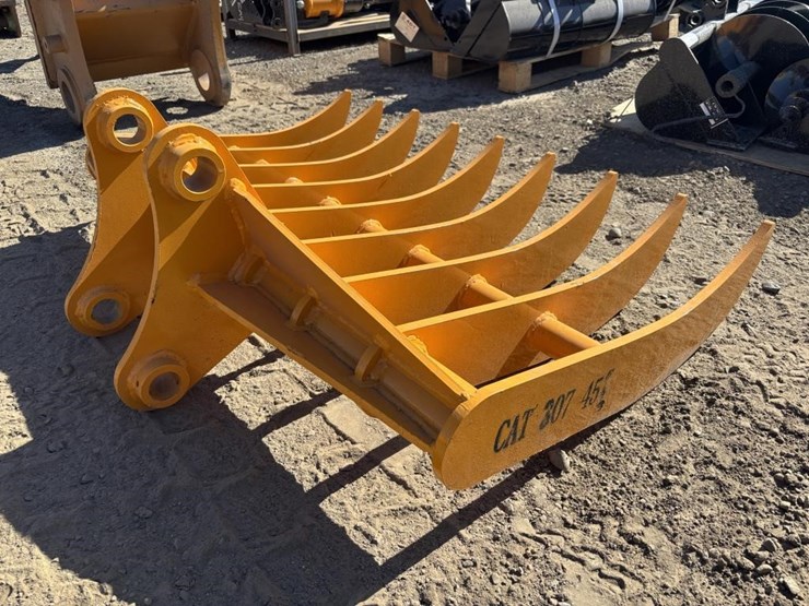caterpillar-307-image-3